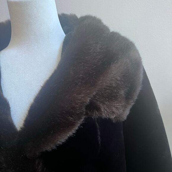 Women's Dark Brown Faux Fur Long Pea Coat Size Mob Wife Old Money Size M - Picture 5 of 6